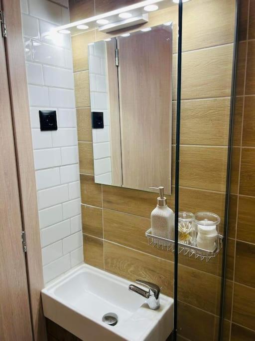 Luxury No4 Apartment In Ladadika เทสซาโลนิกิ ภายนอก รูปภาพ