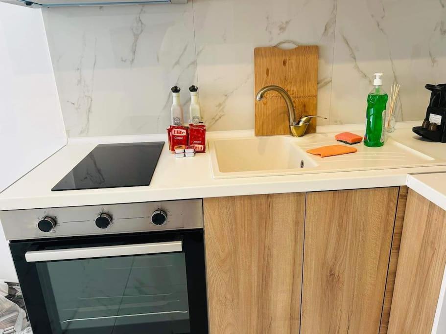 Luxury No4 Apartment In Ladadika เทสซาโลนิกิ ภายนอก รูปภาพ